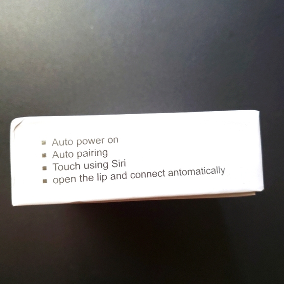 NIB White Wireless Auto-syncing earbuds Apple & Android compatible w/charge case - Picture 4 of 7